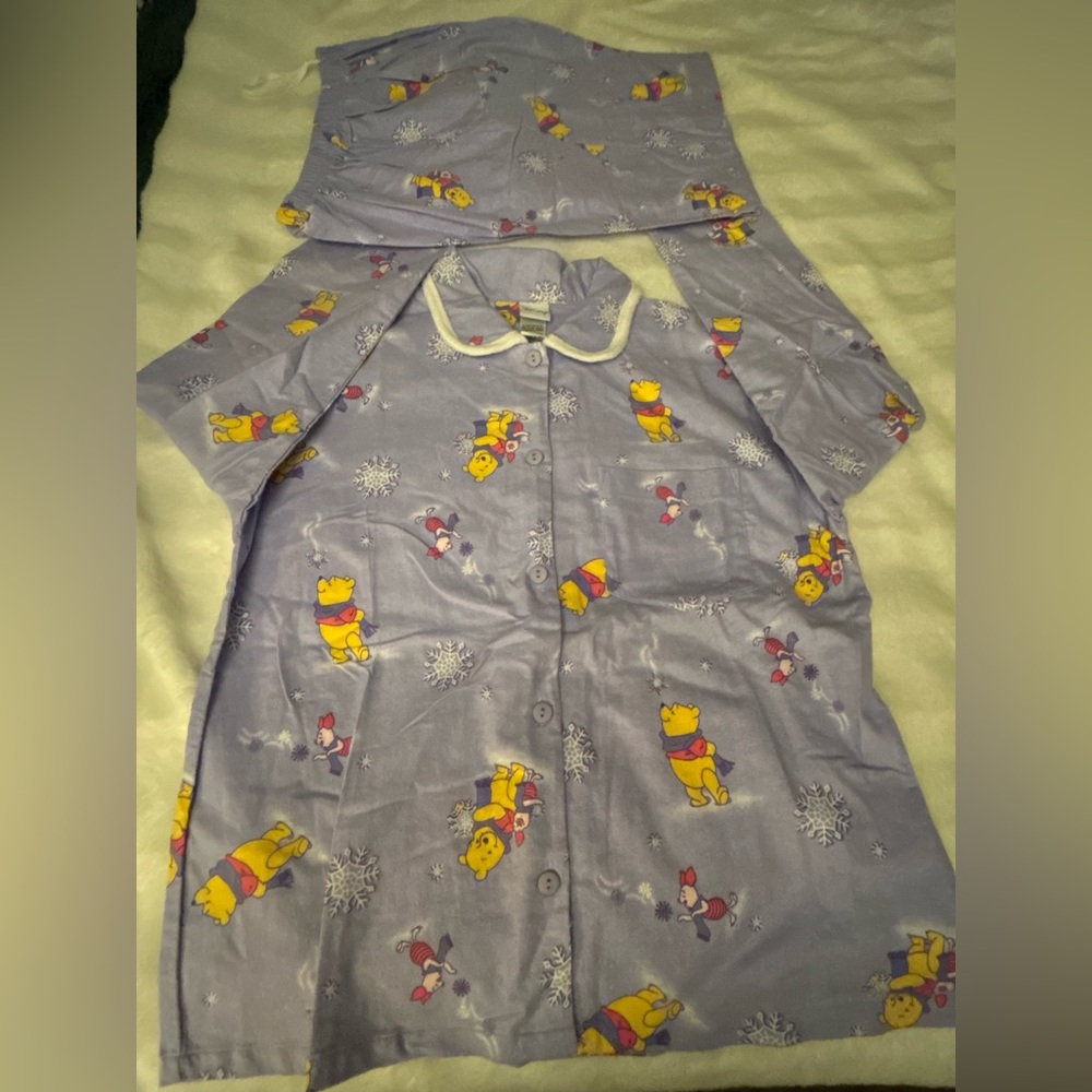 Winnie the Pooh and piglet 2pc pj set  vintage Disney Size M. NWOT